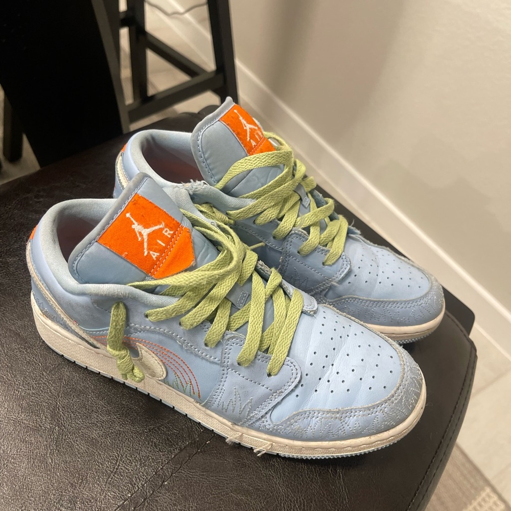 Jordan low SE stitch sneakers US 6.5 Y